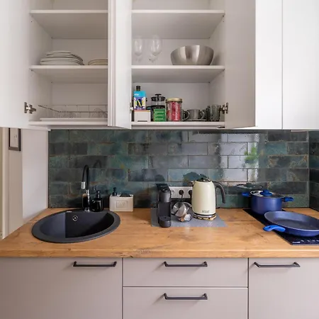 Apartment Nomad's Dream - Quiet Hideaway - By Innorental Riga